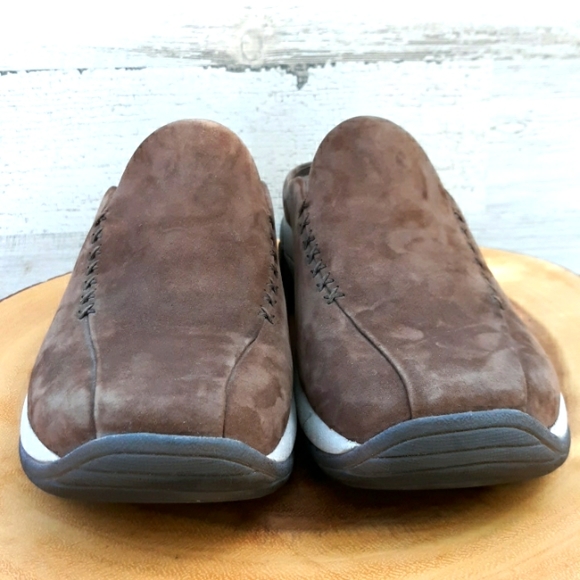 EUC MERRELL MOC SHOES - Picture 6 of 11